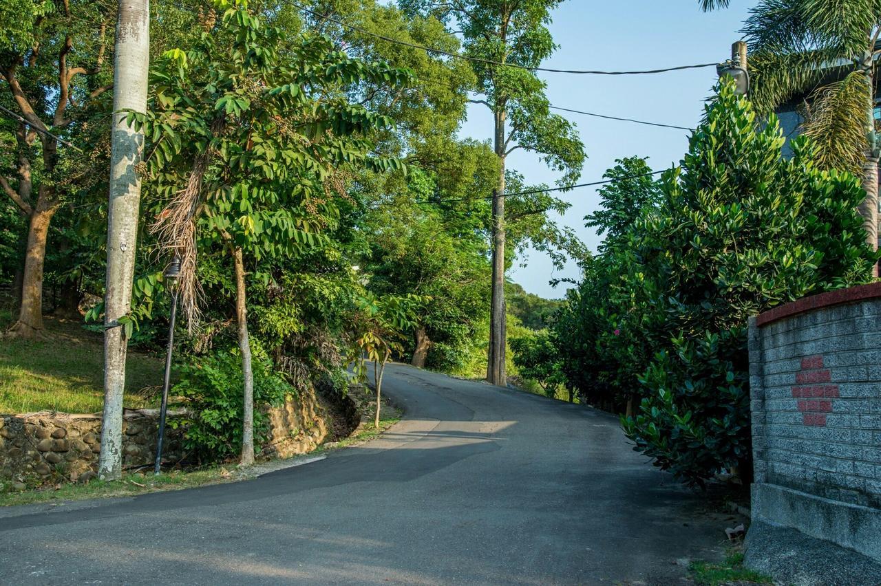 Mountain Homestay 6-8人包棟民宿 Xinhua Exteriör bild