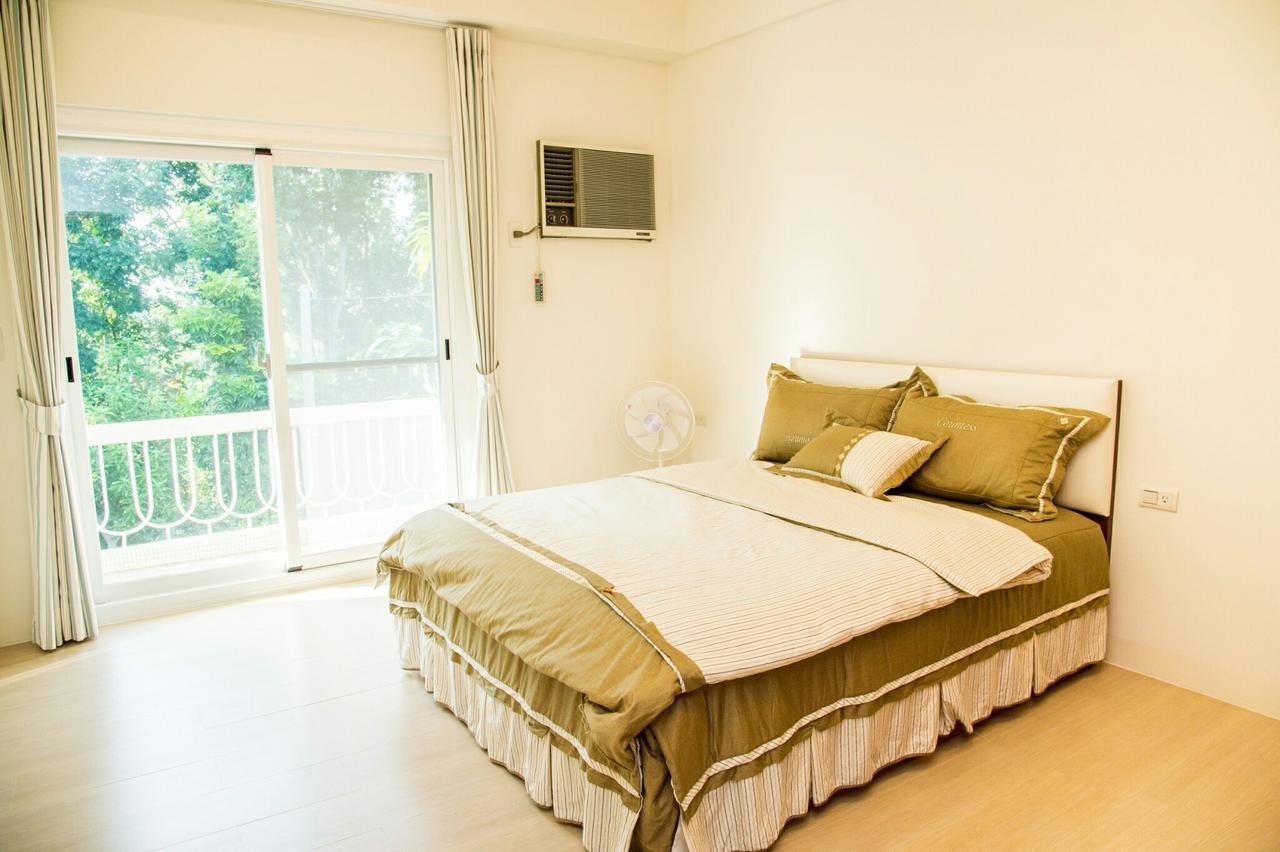 Mountain Homestay 6-8人包棟民宿 Xinhua Exteriör bild