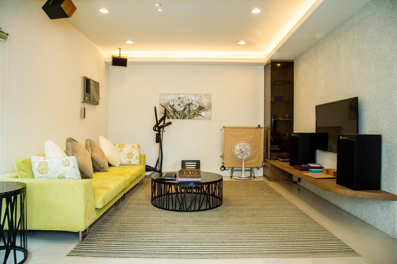 Mountain Homestay 6-8人包棟民宿 Xinhua Exteriör bild