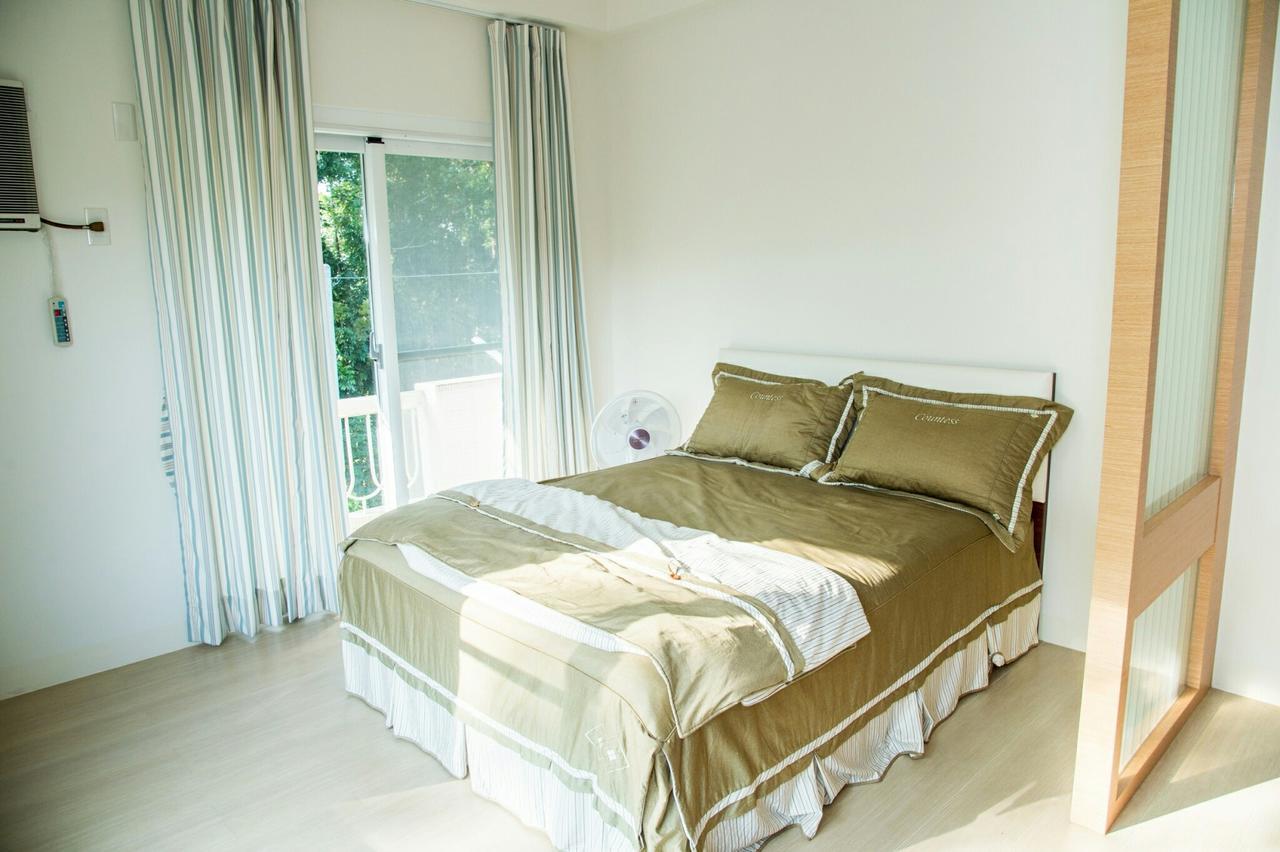 Mountain Homestay 6-8人包棟民宿 Xinhua Exteriör bild